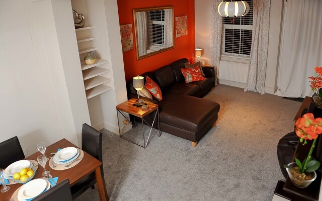 Select Serviced Accommodation - Canal Walk