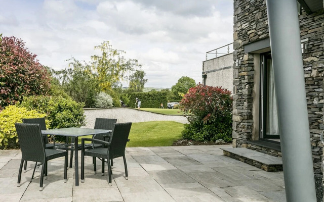 Golf Apartment @ Carus Green