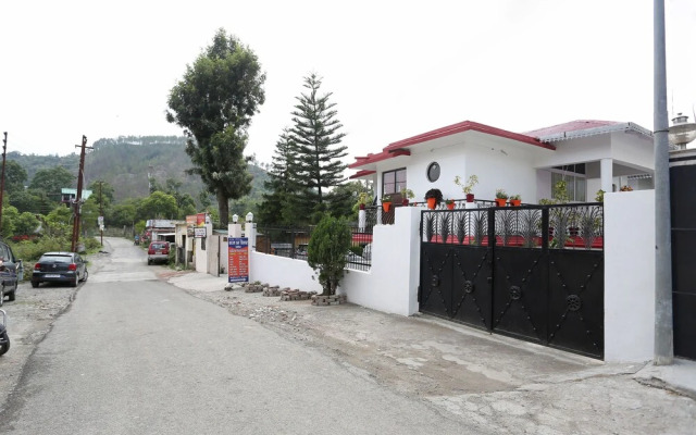 Oyo 14877 Alinda Guest House