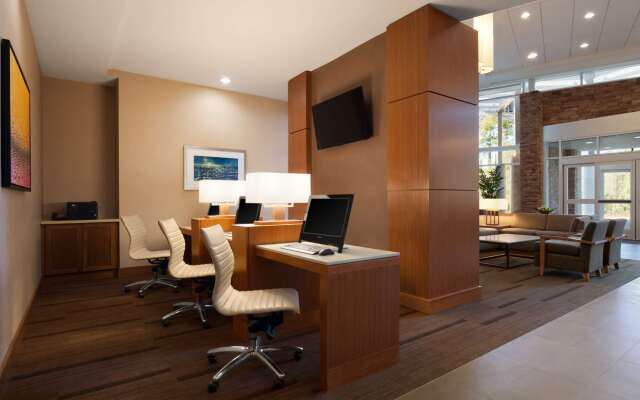 Hyatt Place Houston / The Woodlands