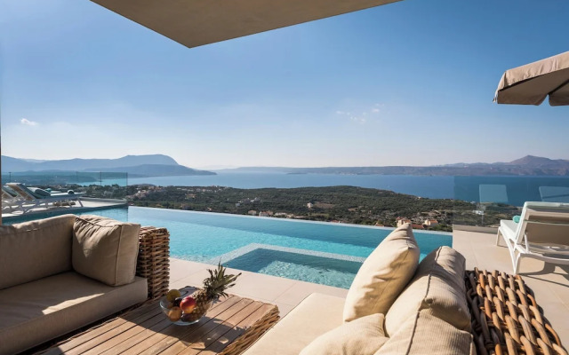 A Sublime Villa in Kokkino Horio