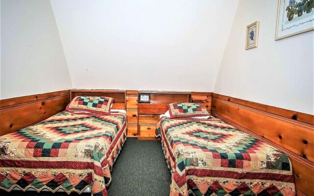 Kelley's Kabin 290 by RedAwning