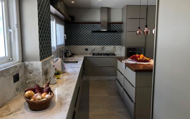 Casa 4 suítes Jurere Internacional