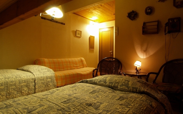 Log Pension Cecil Club