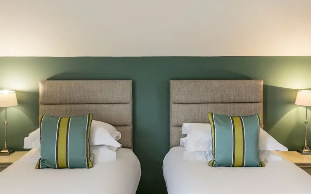 The Townhouses @ Carus Green