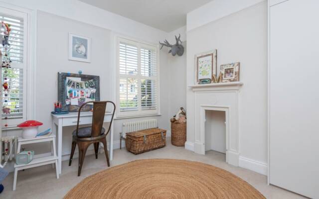 3-bedroom Home in Richmond - Ideal Family Living