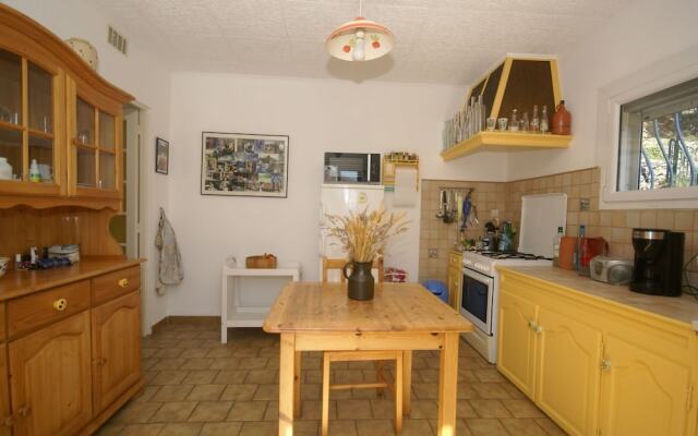 Detached House With Flowering Garden and Paddling Pool Near Signes