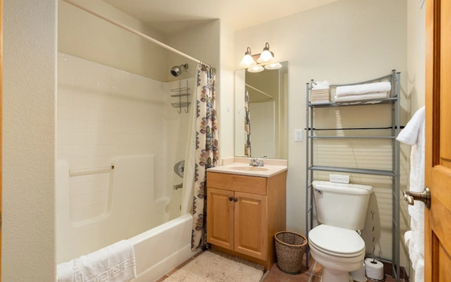 5949 Hidden River Lodge 3 Bedroom Condo by RedAwning