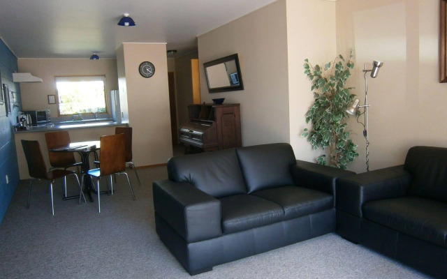Queenstown Holiday Park & Motels Creeksyde