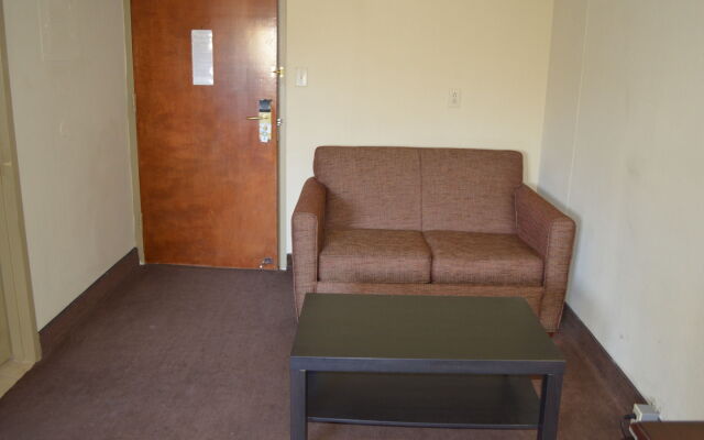 Rodeway Inn & Suites