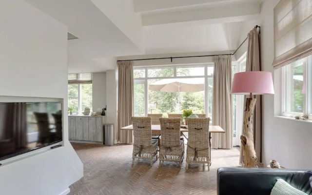 Holiday Home With a Terrace at Bedafse Bergen