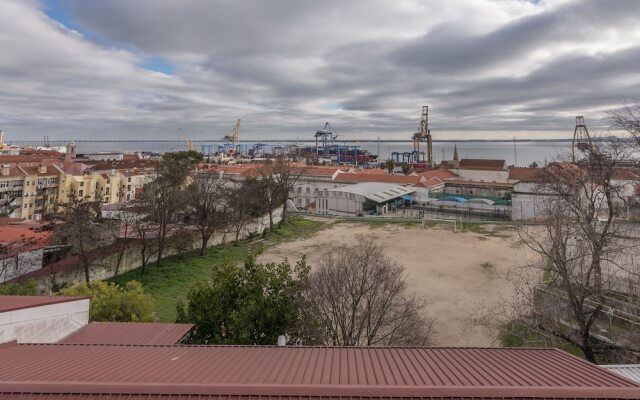 Sunny House on Tejo River