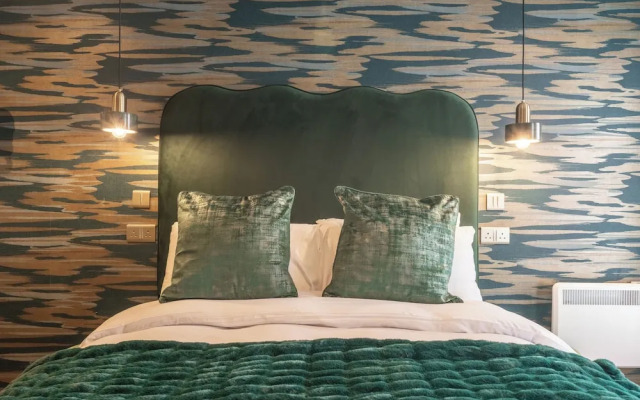 Howfield Hotel