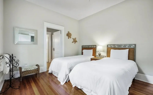 Casa Doble - Two Units, One Location!