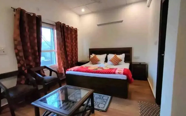 Fabhotel Bird Side