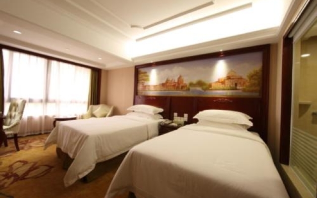 Vienna International Hotel Shenzhen Gongming Tianhong Branch