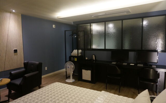 Hotel MU
