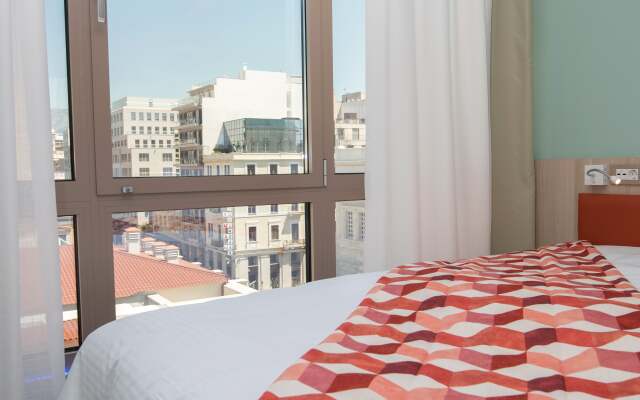 Casual Kubic Athens Hotel