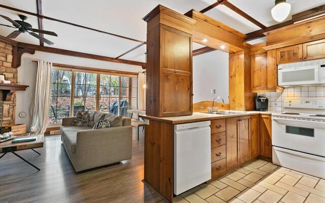 Le Manoir 106-7 by Escapades Tremblant