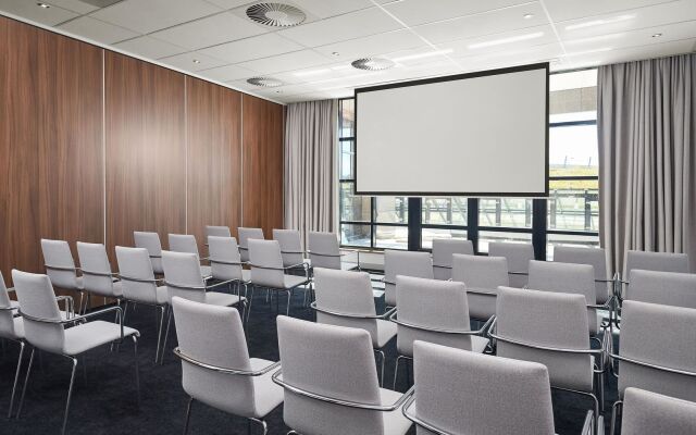 Corendon Amsterdam Schiphol Airport, a Tribute Portfolio Hotel