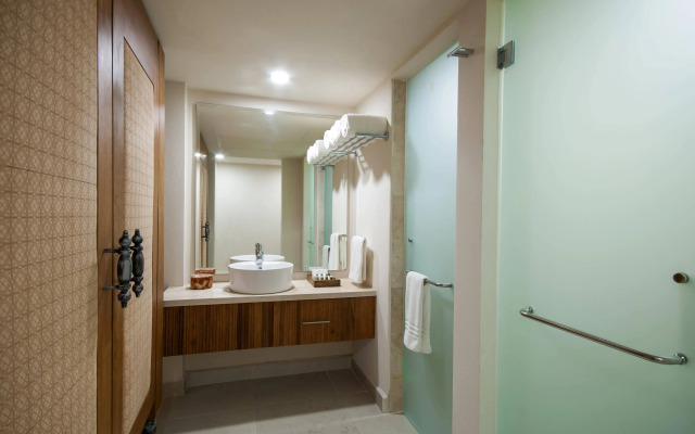 Almar Resort Luxury Beach Front Experience