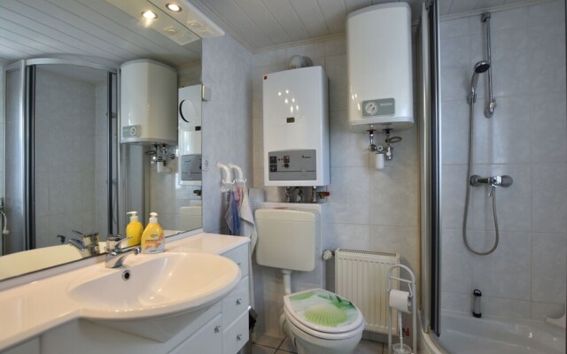 Lovely Bungalow in Hohenkirchen Germany by the Sea