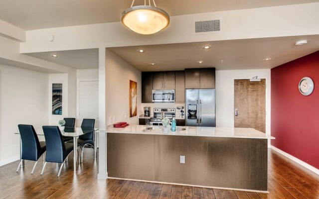 Executive Suite 2BR2BA Convention Center