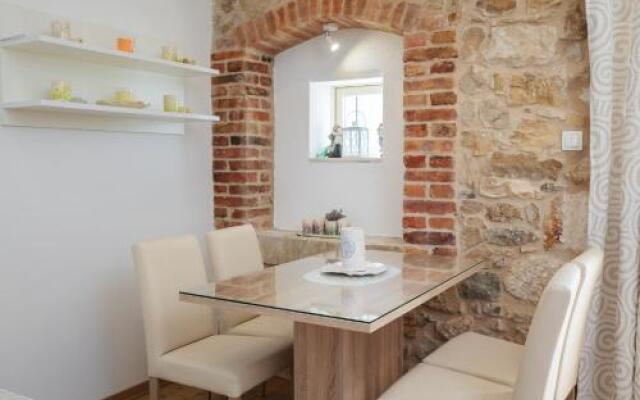 Cindro Apartment with Terrace