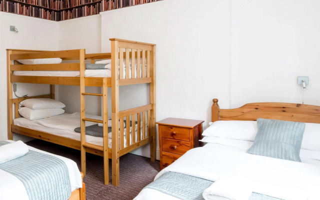 St Athans Hotel