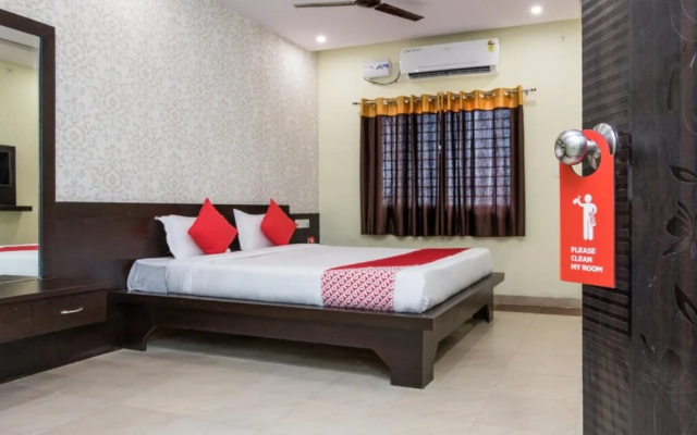 Lavish By FabHotel