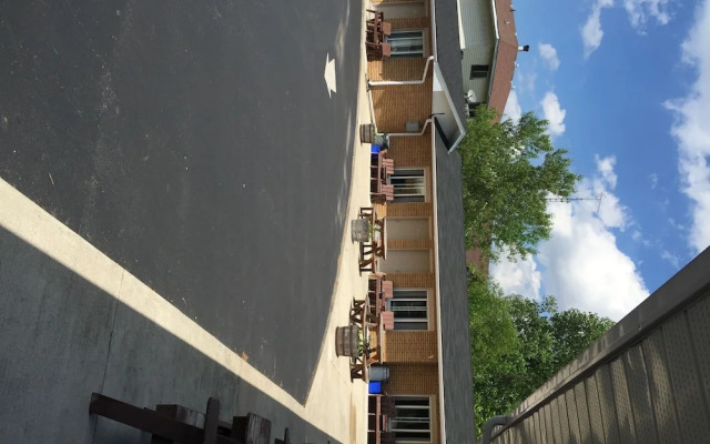 Albatross Motel