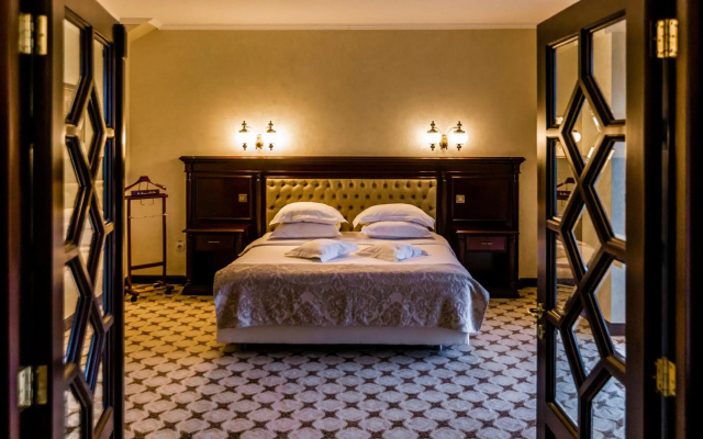 Hotel Golden House