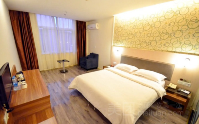 Yijia Business Hotel (Wuhan Optics Valley Plaza Yangjiawan Subway Station Branch)