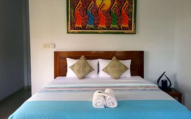 Yogi Beach Bungalow & Restaurant Lembongan