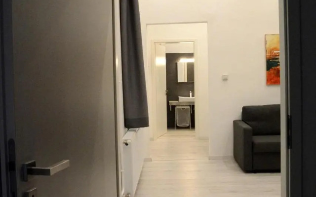 Kiraly Art Apartment
