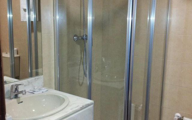 B&B HOTEL Gijón Centro Begoña