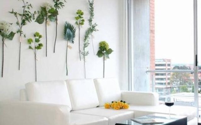 104 Art Suites