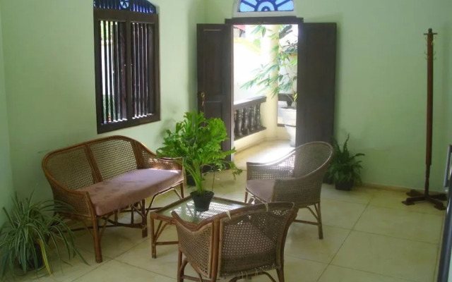 OYO 297 Manidi Villa