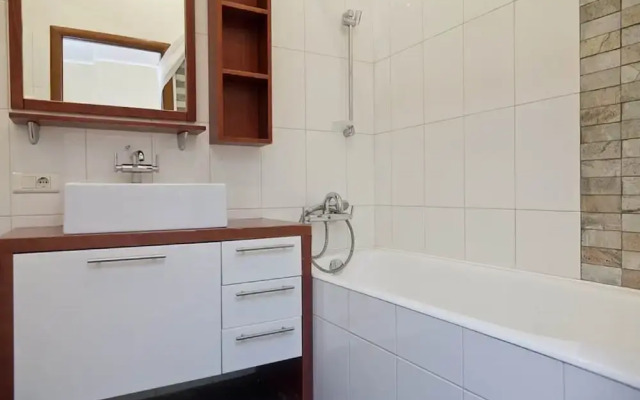 Апартаменты «LUXKV на Дружинниковской»