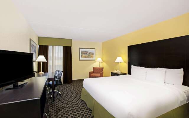 La Quinta Inn & Suites by Wyndham Salina