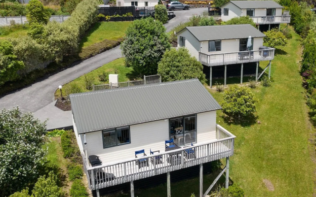 Haruru Cottages