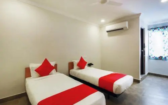 OYO Flagship 13544 Sri Sai Nilayam
