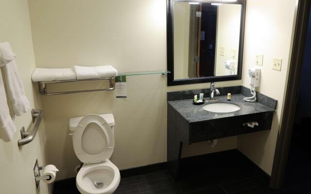 Best Western Plus The Four Corners Inn