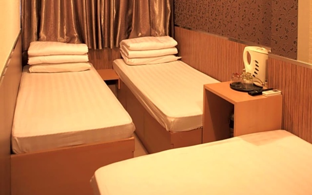New Mong Kok Guest House – Guest Rooms – Kowloon