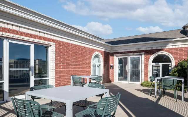 Spark by Hilton Dumas