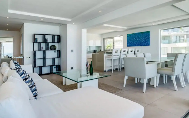 Clifton Apartment on the Waters Edge Ocean Breeze