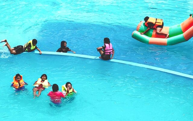 Trang Villa Hotel and Water Park