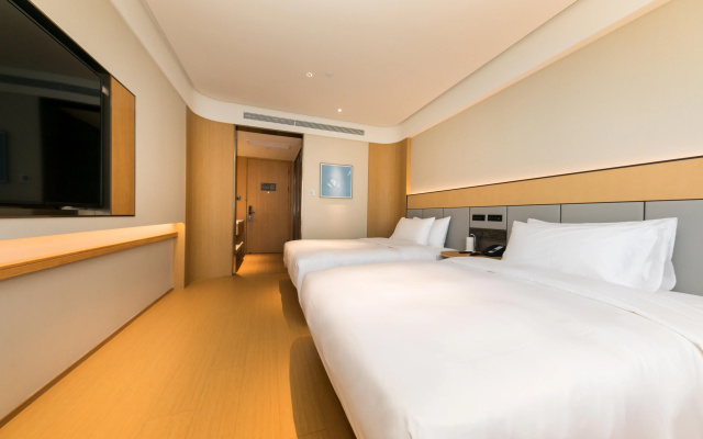 White Palace Hotel