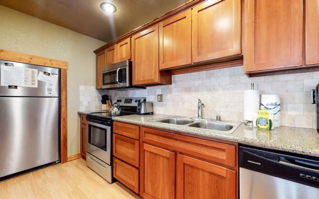 Hidden Valley 027 - Studio Condo