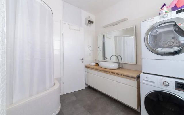 O&OGroup- Classy 3-BR with Stunning View